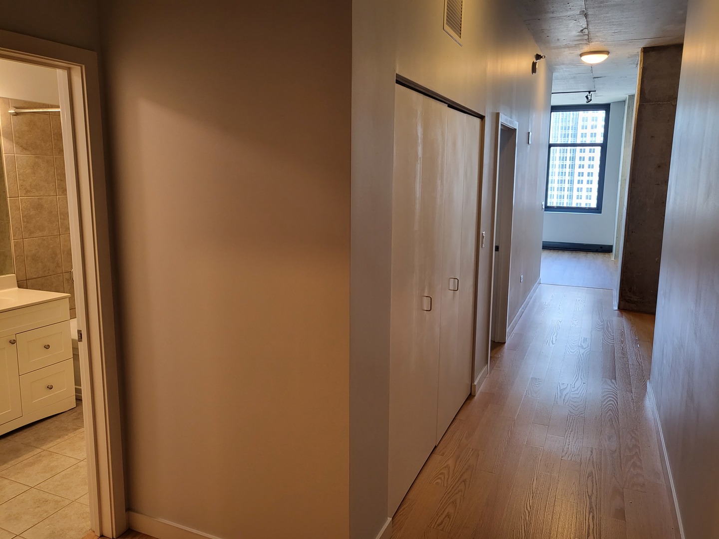 235 W Van Buren Street #3420, Chicago, IL 60607