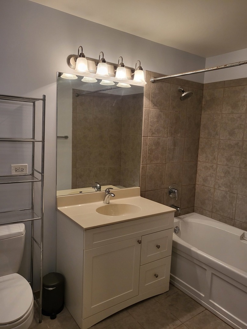 235 W Van Buren Street #3420, Chicago, IL 60607