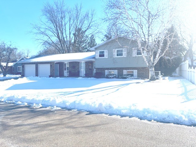 587 Phillips Circle, Antioch, IL 60002