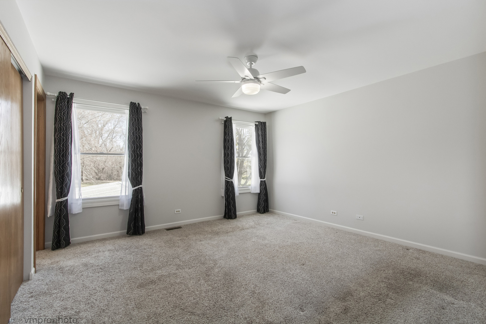 64 E HARBOR Drive, Lake Zurich, IL 60047