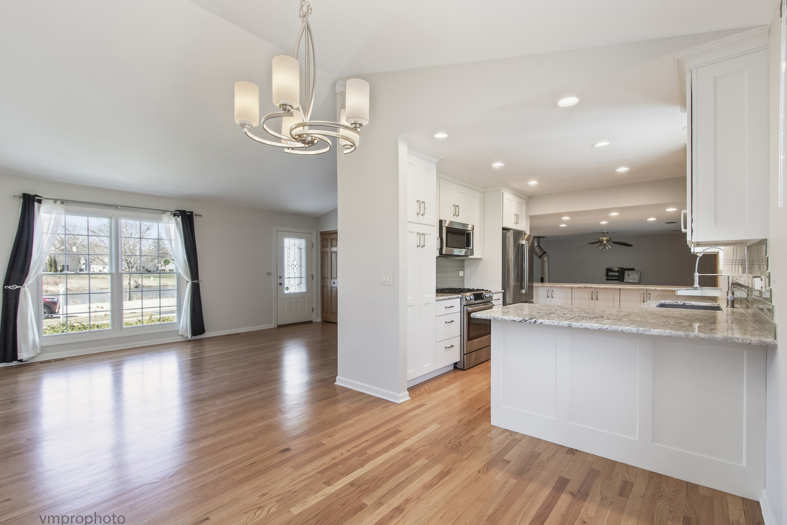 64 E HARBOR Drive, Lake Zurich, IL 60047