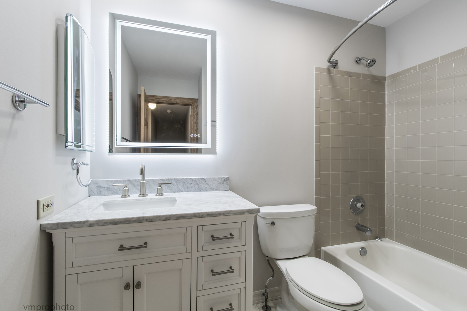 64 E HARBOR Drive, Lake Zurich, IL 60047