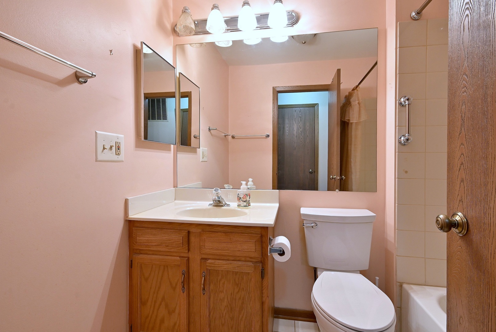 665 Catherine Court #665, Wood Dale, IL 60191