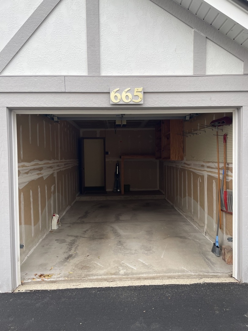 665 Catherine Court #665, Wood Dale, IL 60191