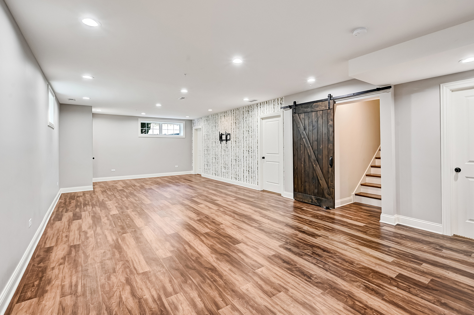 4 Oxford Avenue, Clarendon Hills, IL 60514