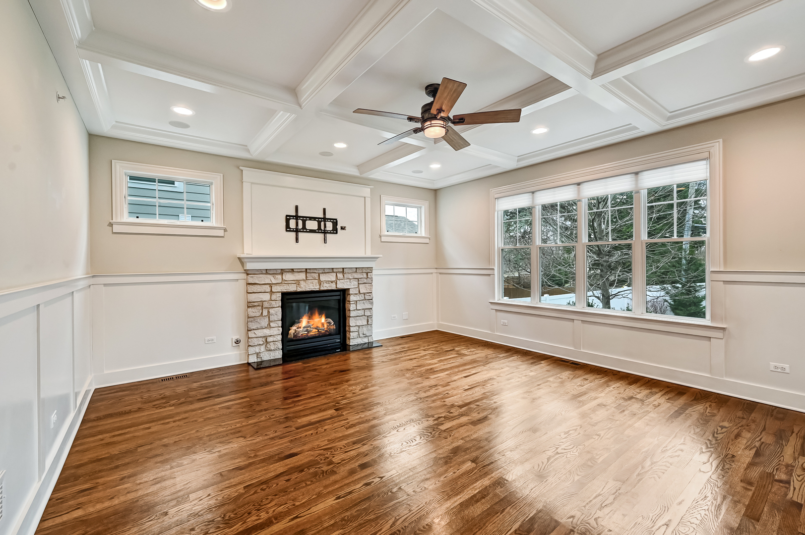 4 Oxford Avenue, Clarendon Hills, IL 60514