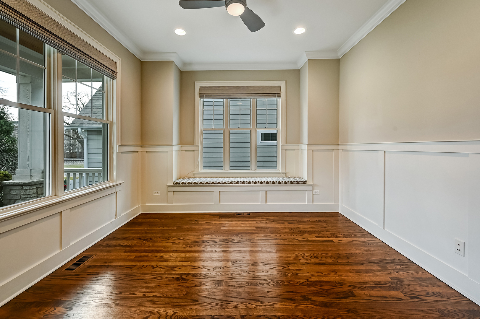 4 Oxford Avenue, Clarendon Hills, IL 60514