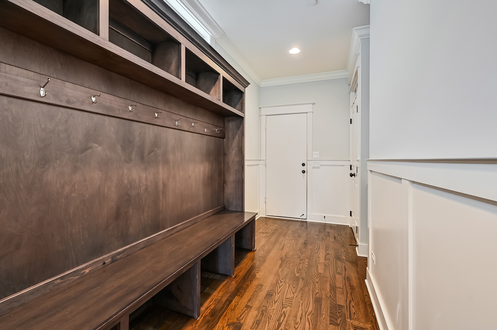 4 Oxford Avenue, Clarendon Hills, IL 60514