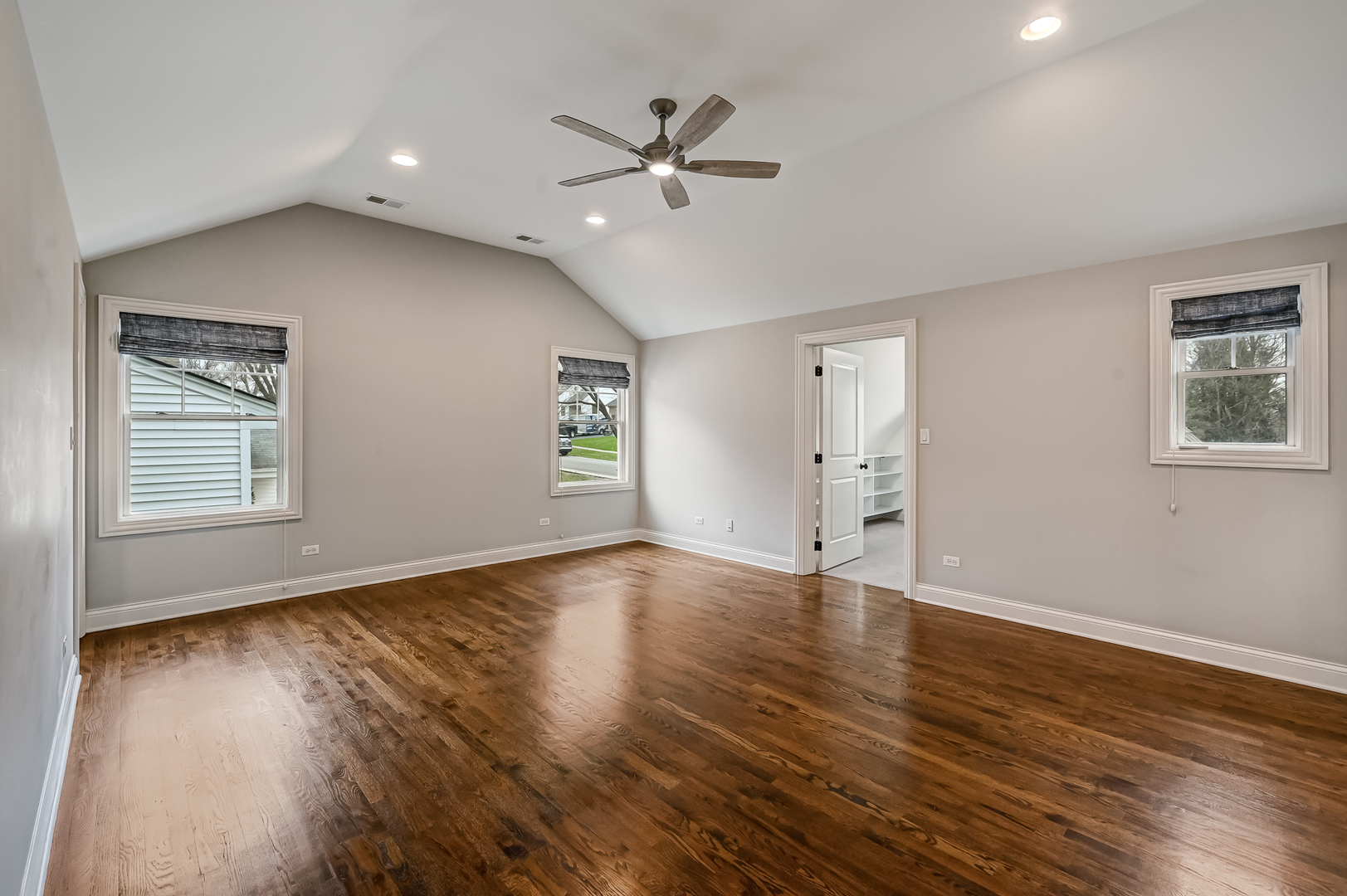 4 Oxford Avenue, Clarendon Hills, IL 60514