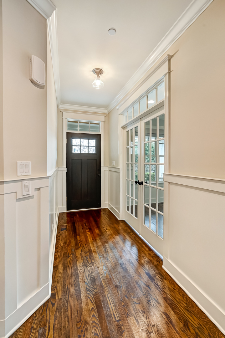 4 Oxford Avenue, Clarendon Hills, IL 60514