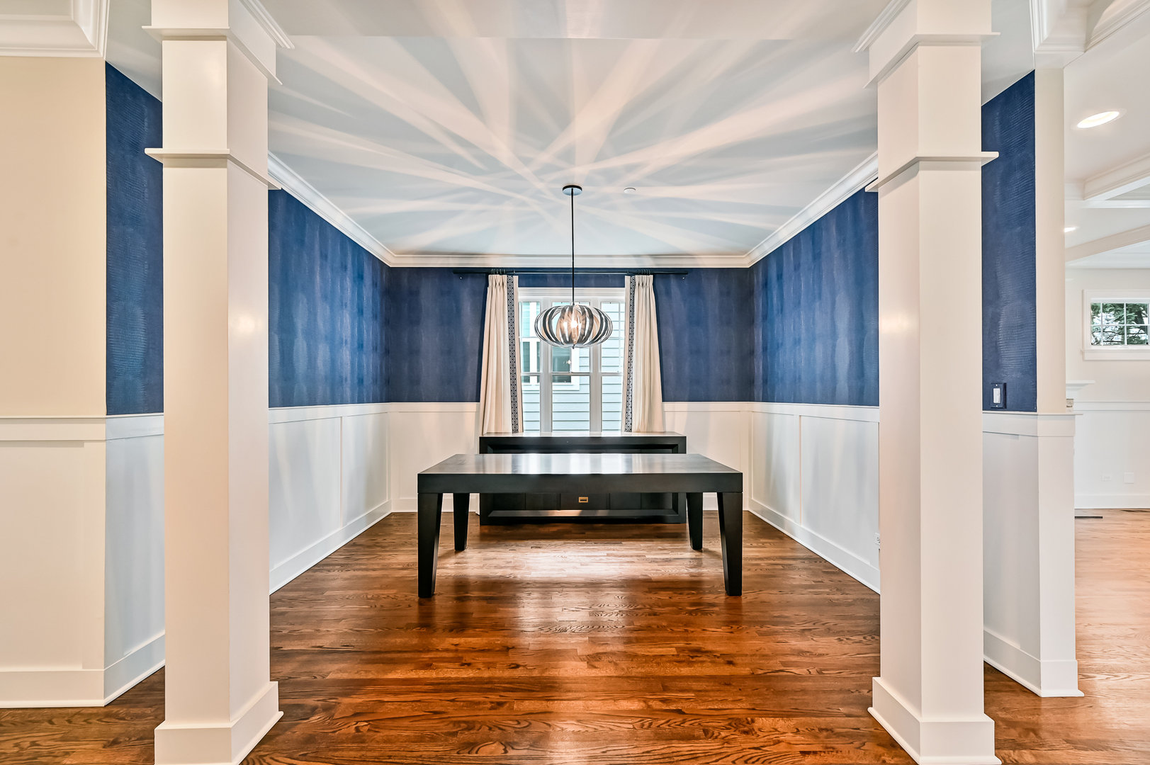 4 Oxford Avenue, Clarendon Hills, IL 60514