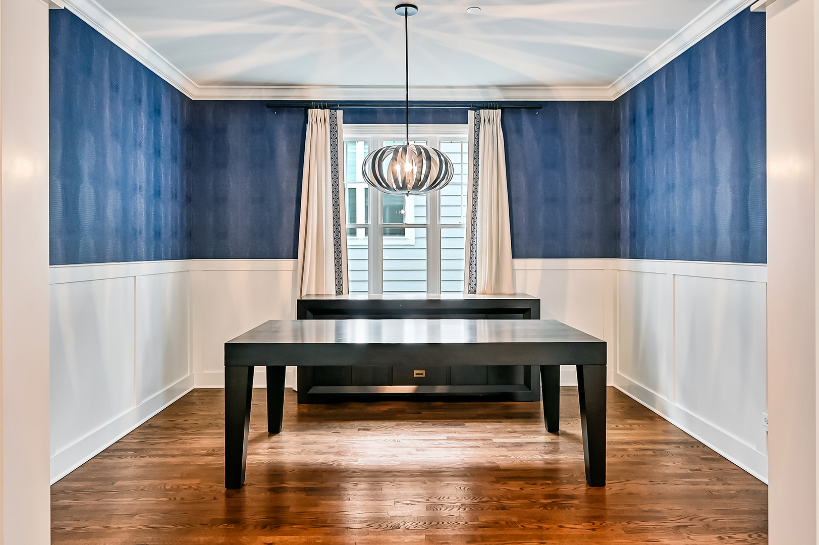 4 Oxford Avenue, Clarendon Hills, IL 60514