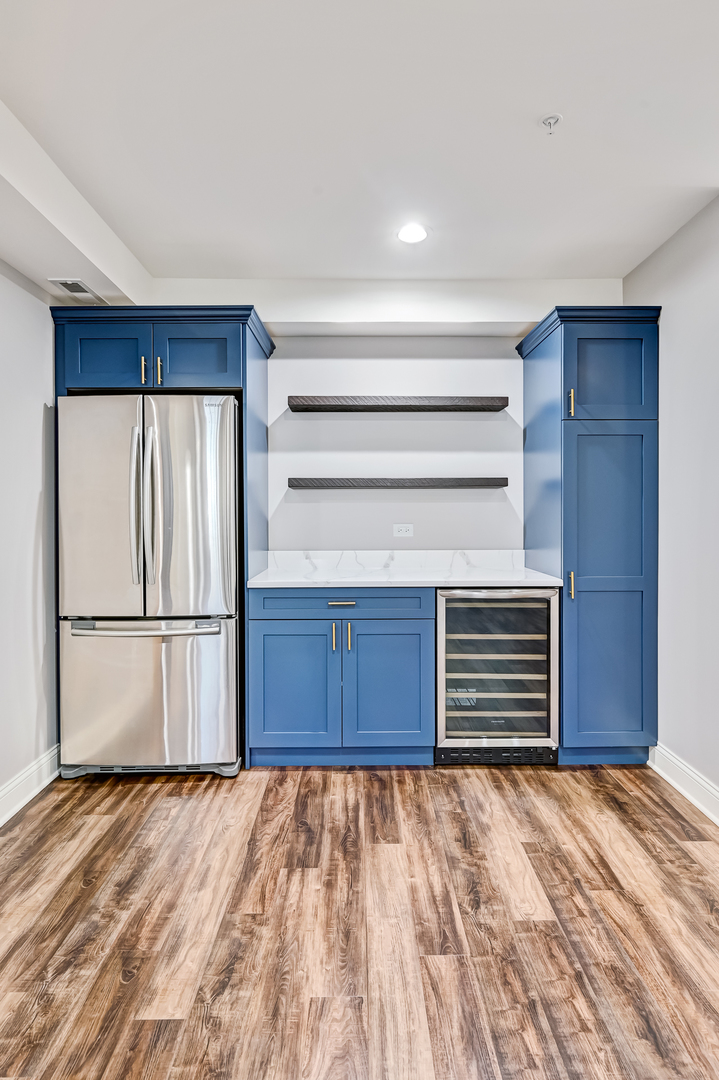 4 Oxford Avenue, Clarendon Hills, IL 60514