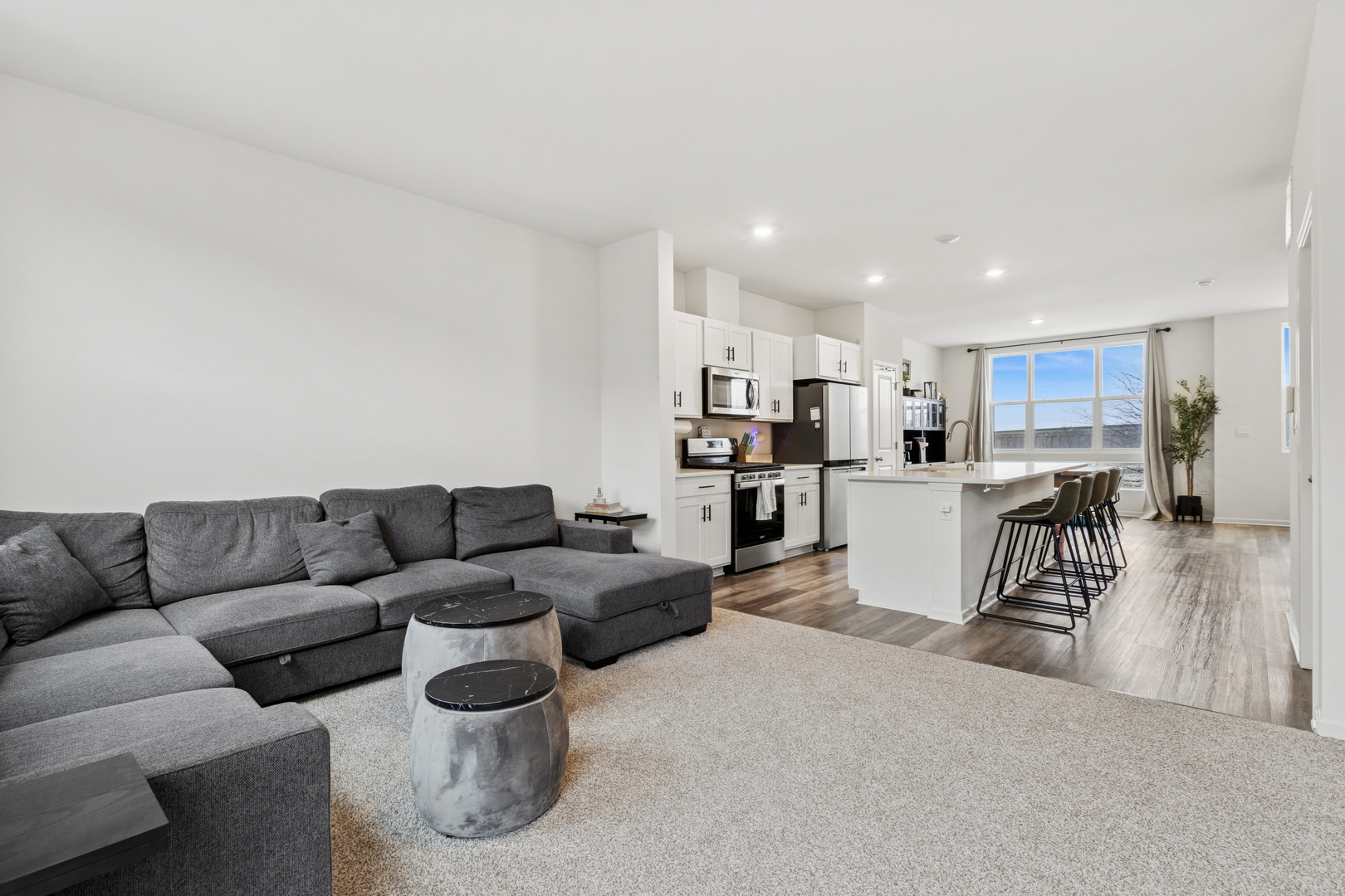 306 Summit Circle, Lombard, IL 60148