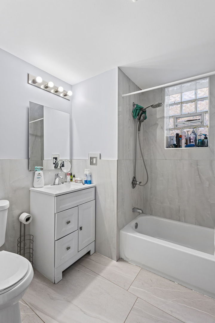 2833 W Polk Street, Chicago, IL 60612