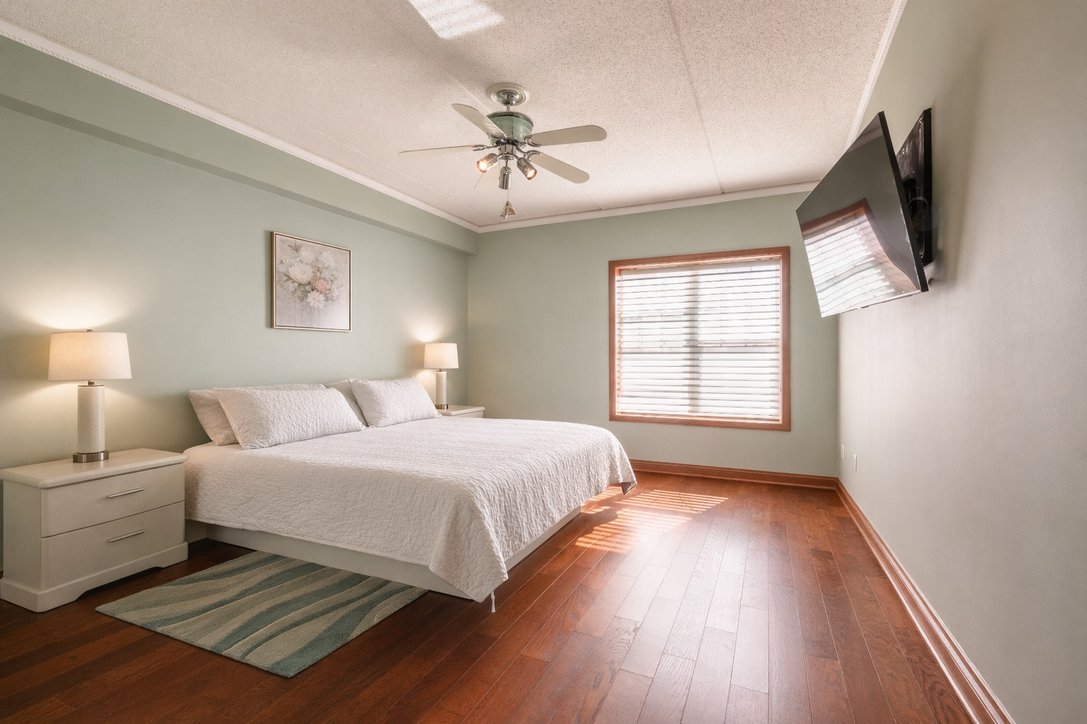 153 Pointe Drive #201, Northbrook, IL 60062