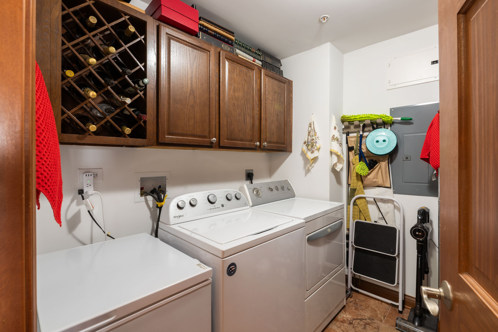 153 Pointe Drive #201, Northbrook, IL 60062