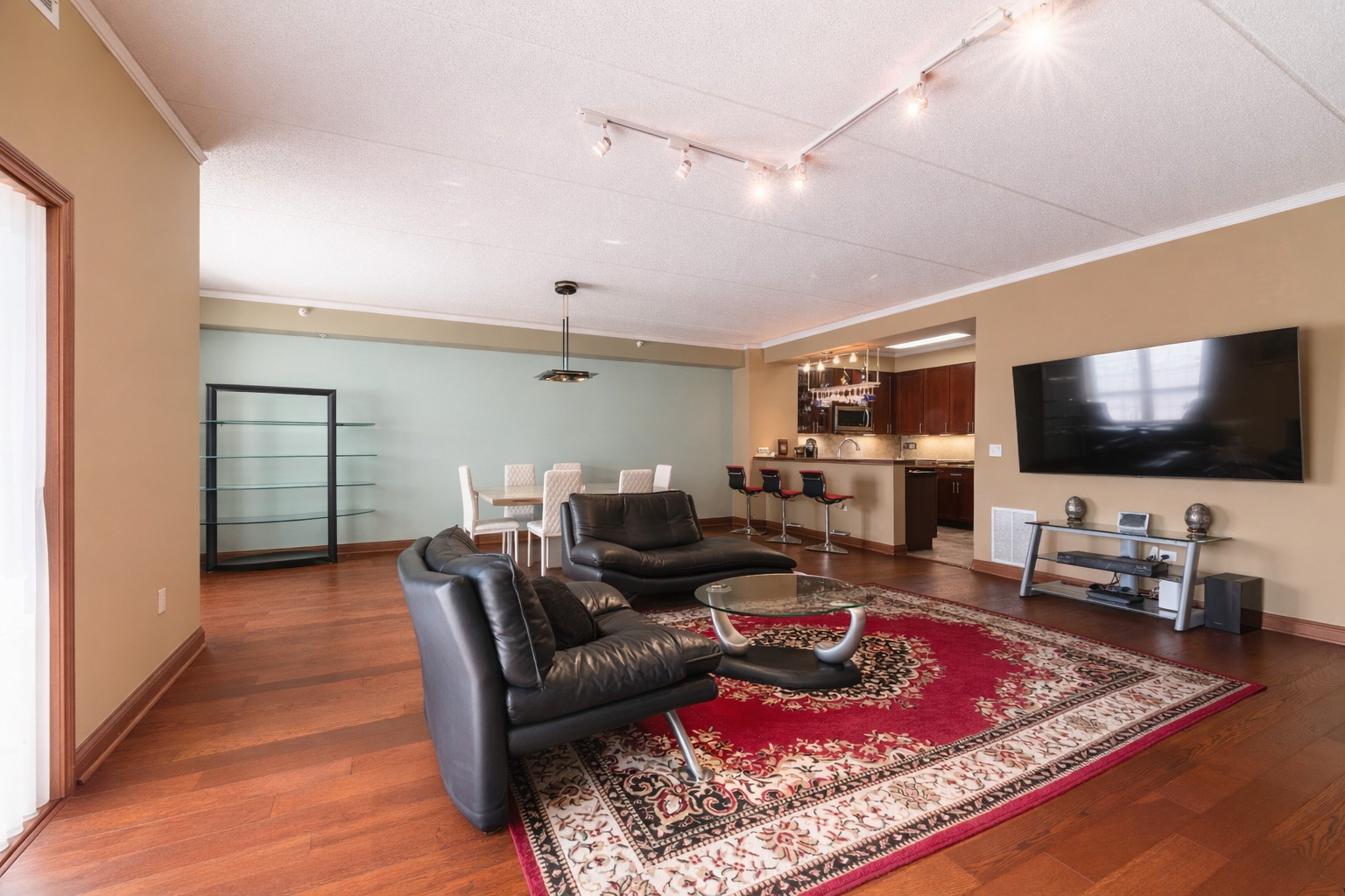 153 Pointe Drive #201, Northbrook, IL 60062