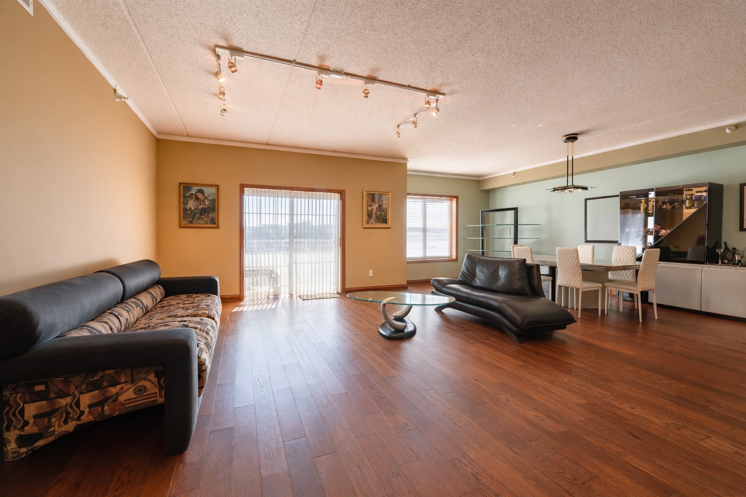 153 Pointe Drive #201, Northbrook, IL 60062