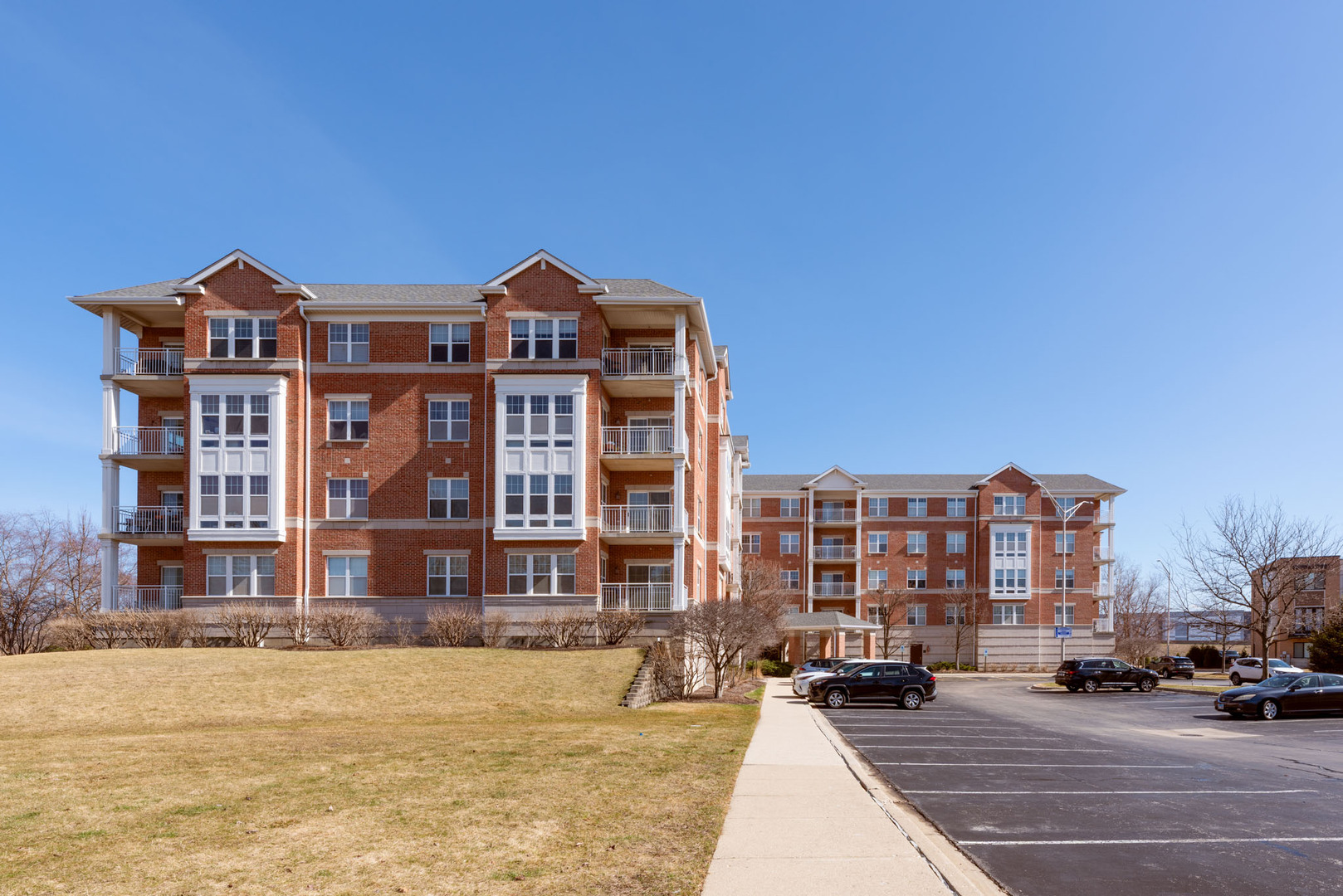 153 Pointe Drive #201, Northbrook, IL 60062