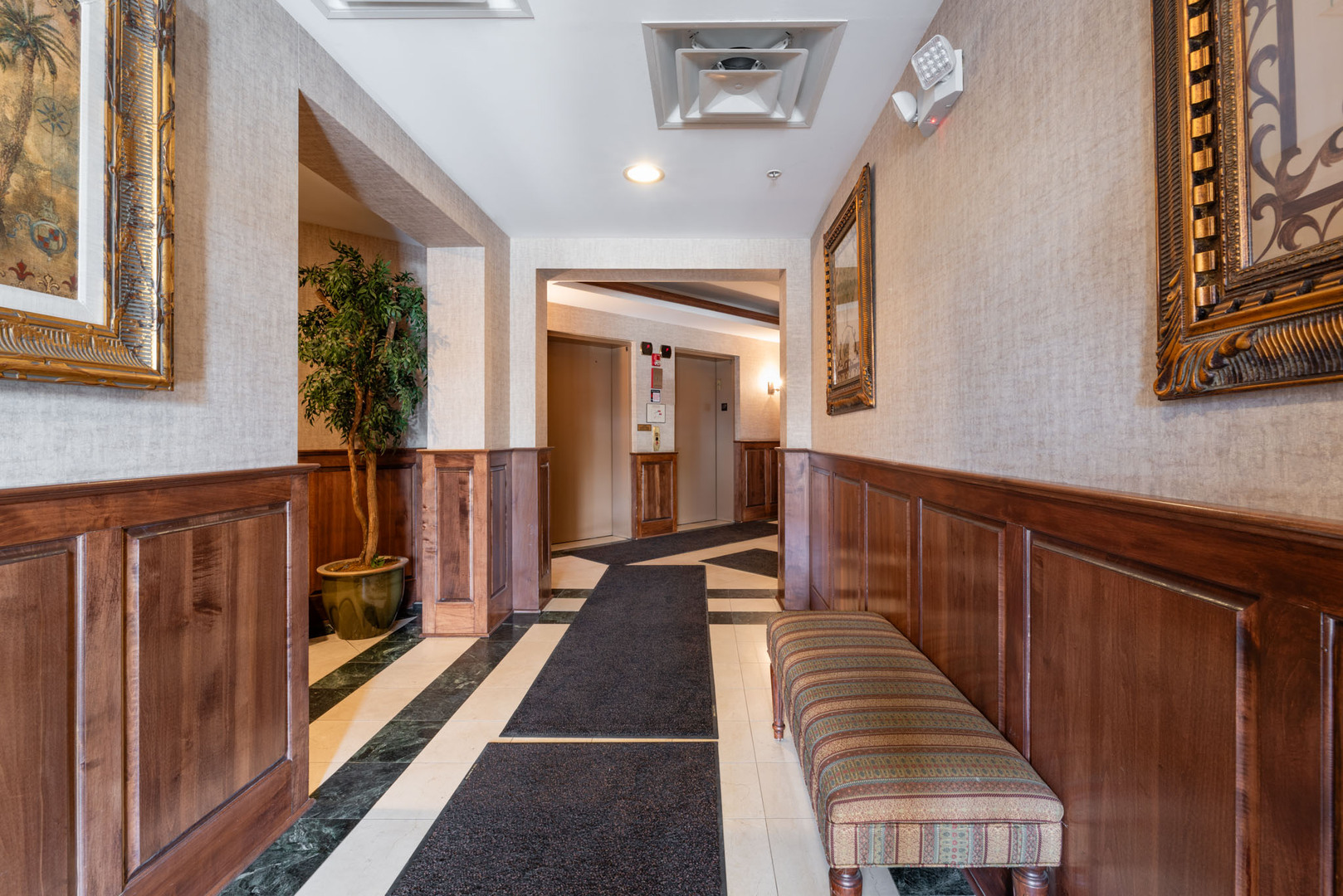 153 Pointe Drive #201, Northbrook, IL 60062