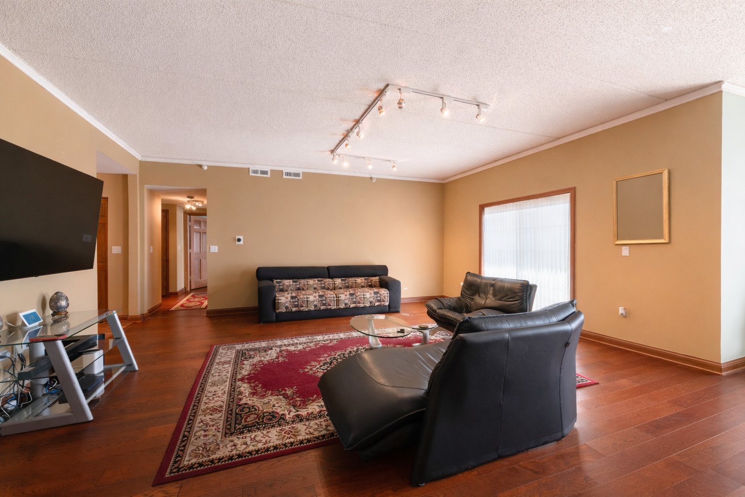 153 Pointe Drive #201, Northbrook, IL 60062