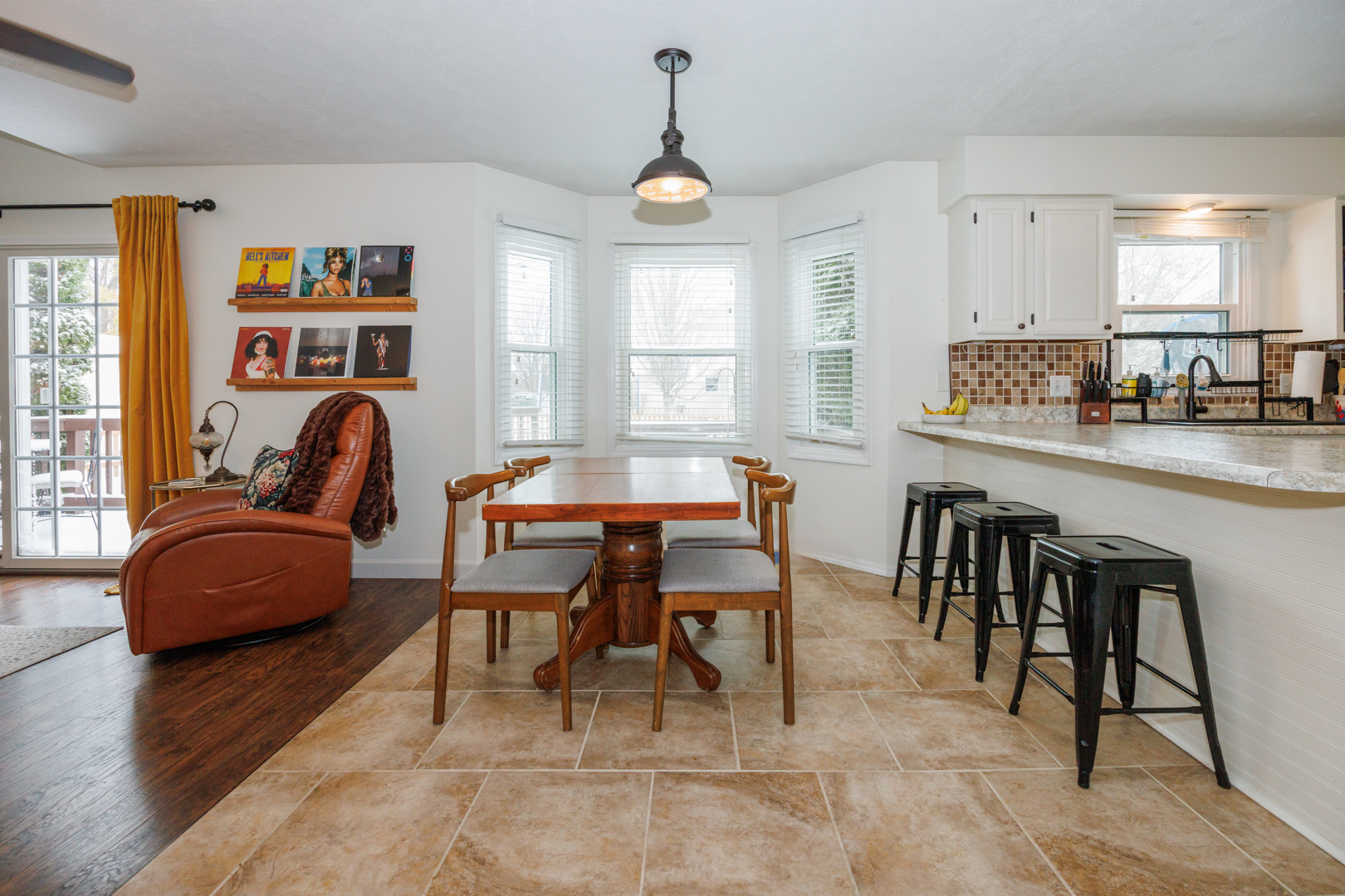 2810 Arrowhead Drive, Bloomington, IL 61704