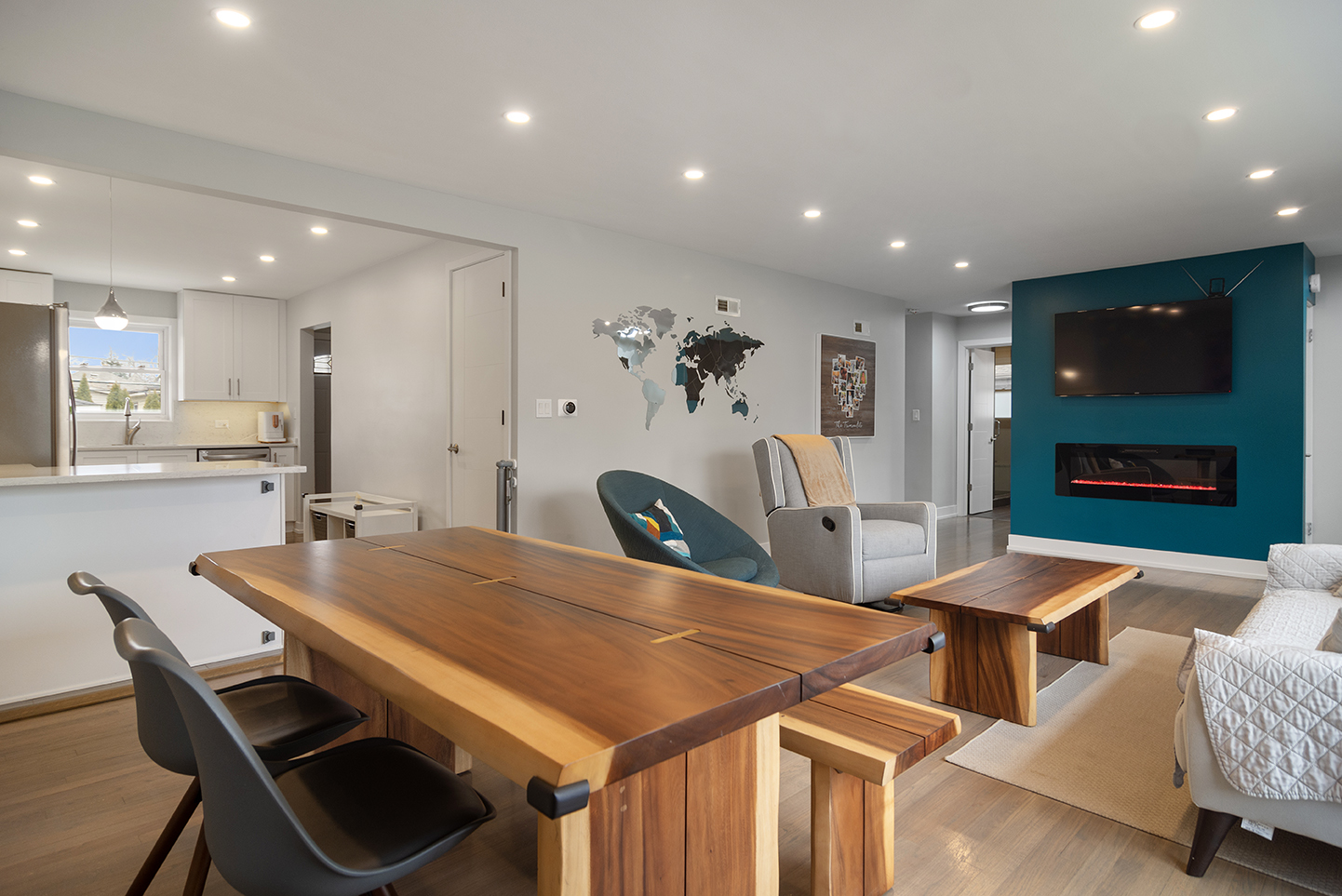 702 W Lonnquist Boulevard, Mount Prospect, IL 60056