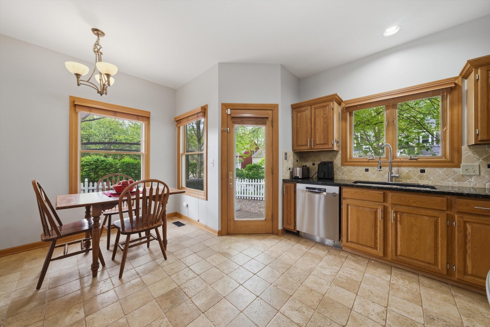 1030 Mount Vernon Drive, Grayslake, IL 60030