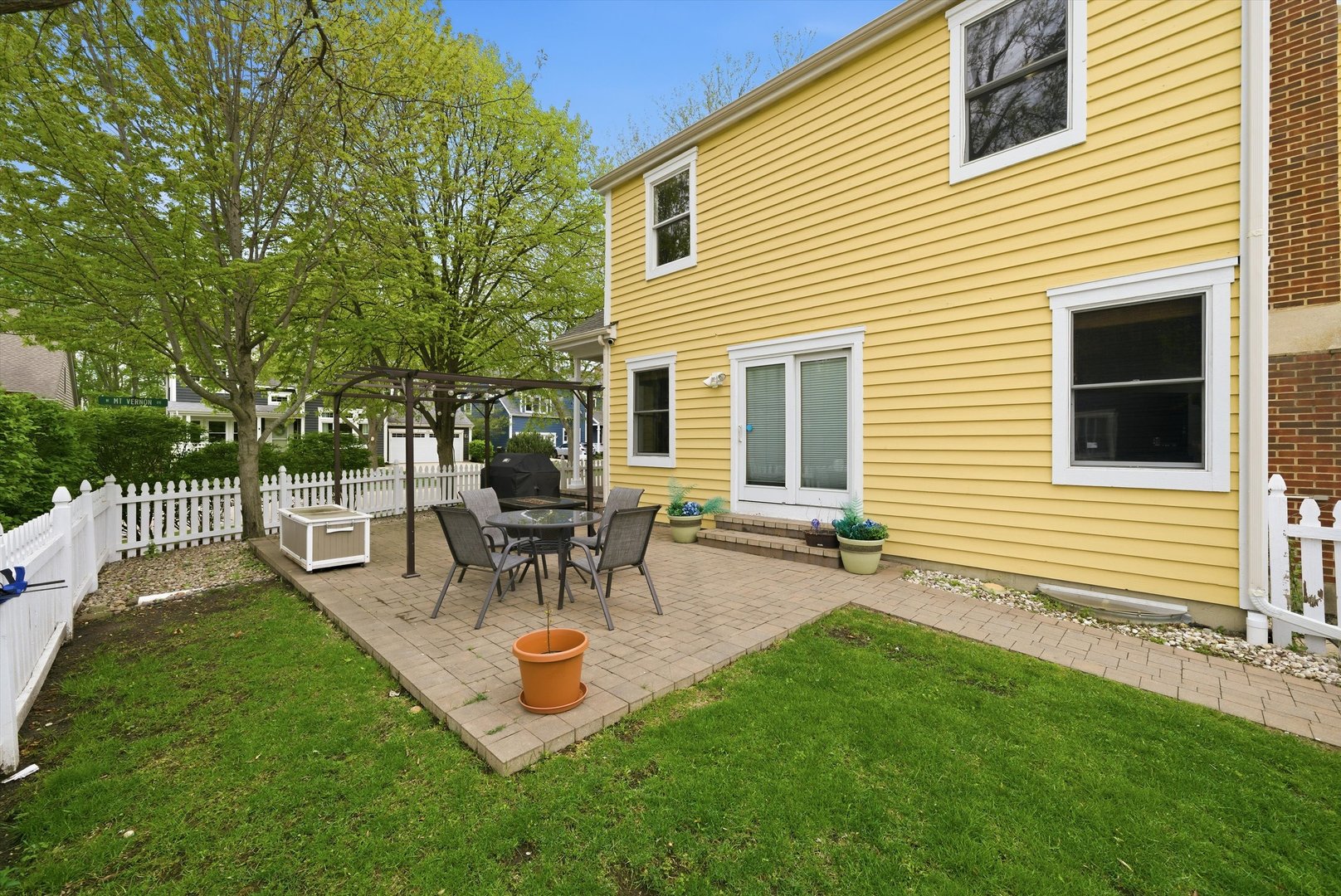 1030 Mount Vernon Drive, Grayslake, IL 60030