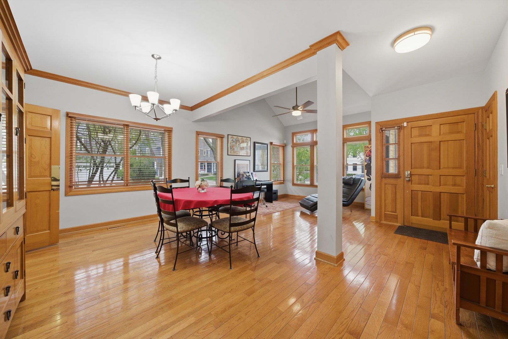 1030 Mount Vernon Drive, Grayslake, IL 60030