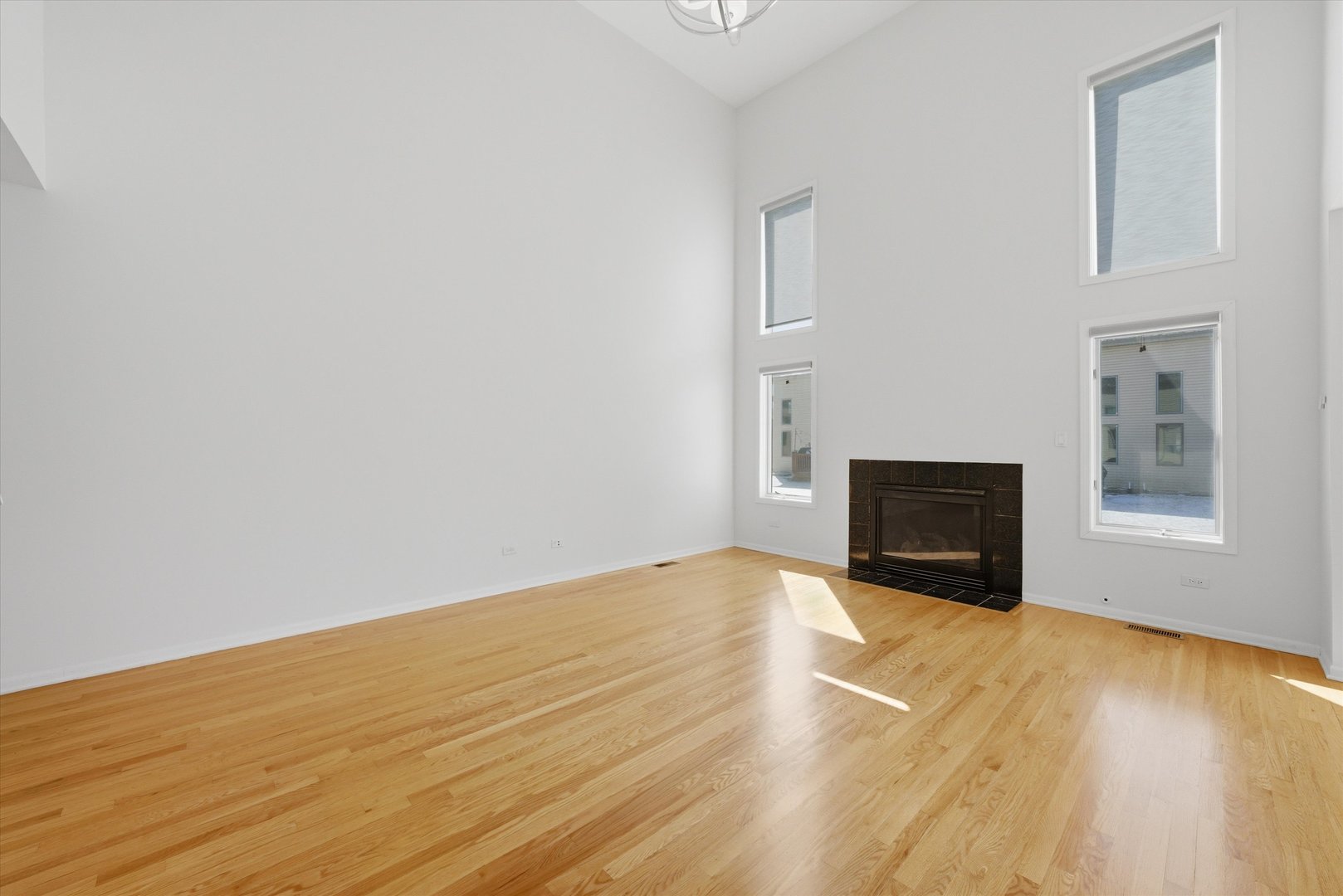 8261 Pecan Place, Frankfort, IL 60423