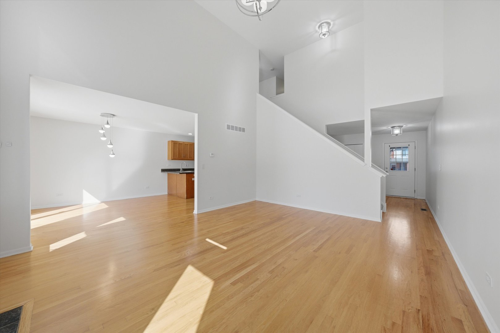 8261 Pecan Place, Frankfort, IL 60423