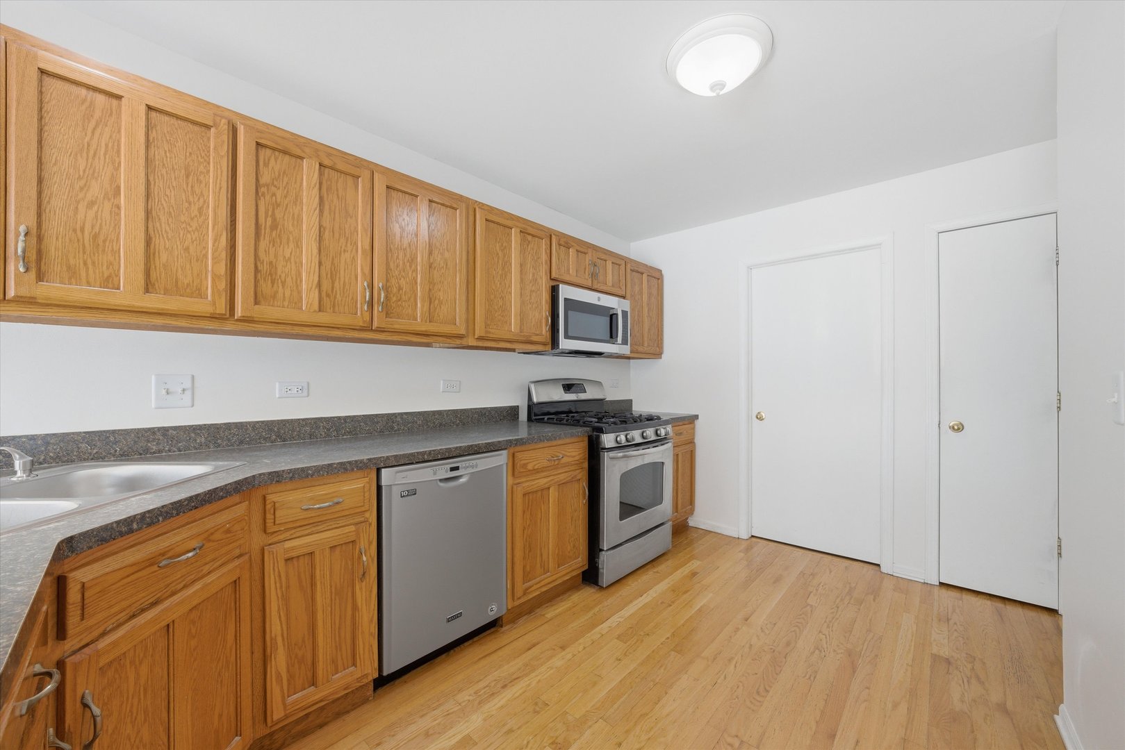 8261 Pecan Place, Frankfort, IL 60423