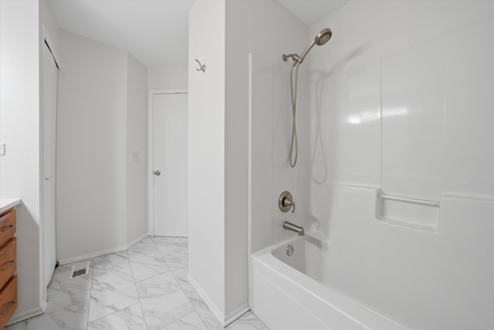 8261 Pecan Place, Frankfort, IL 60423