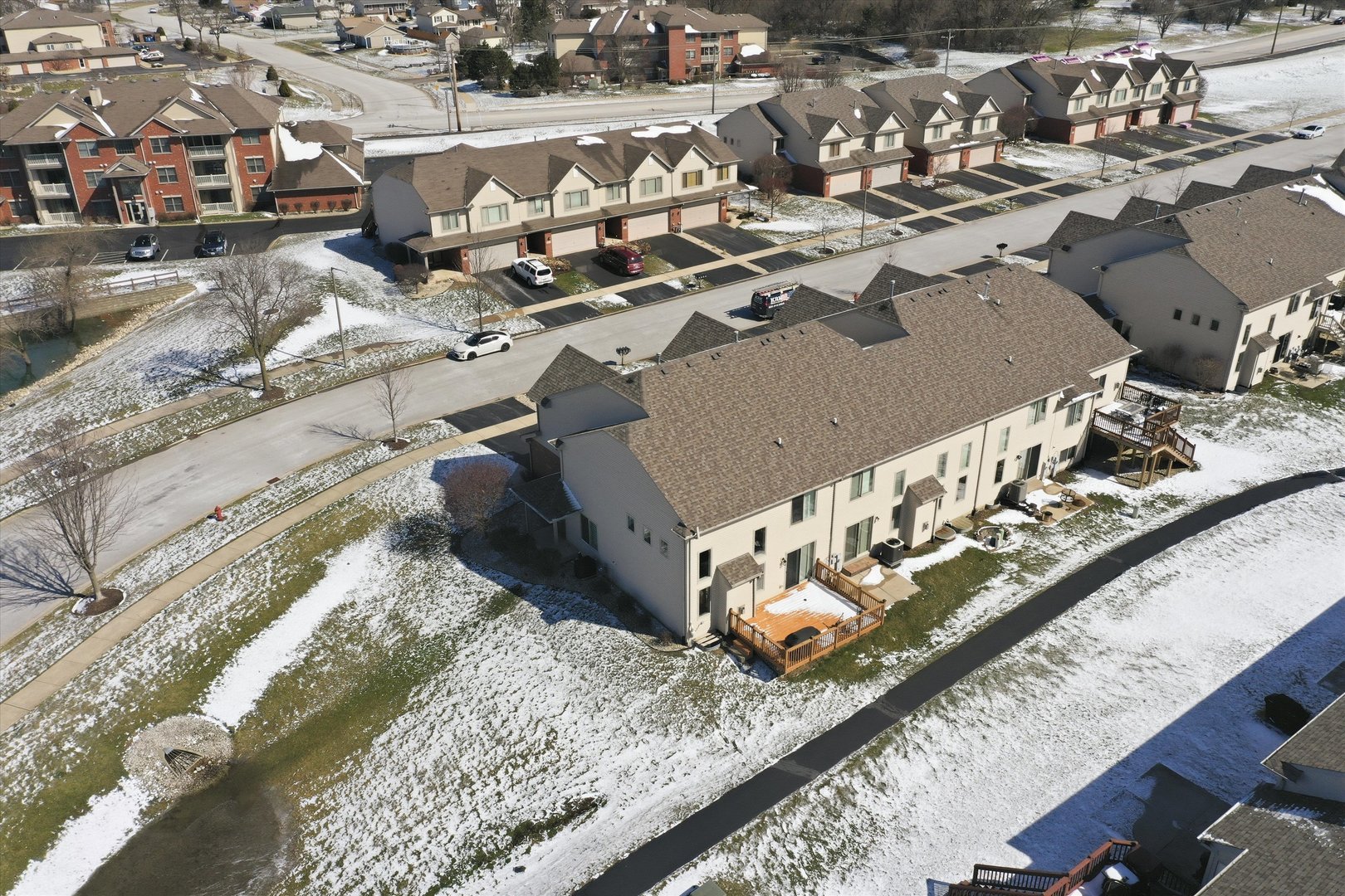 8261 Pecan Place, Frankfort, IL 60423