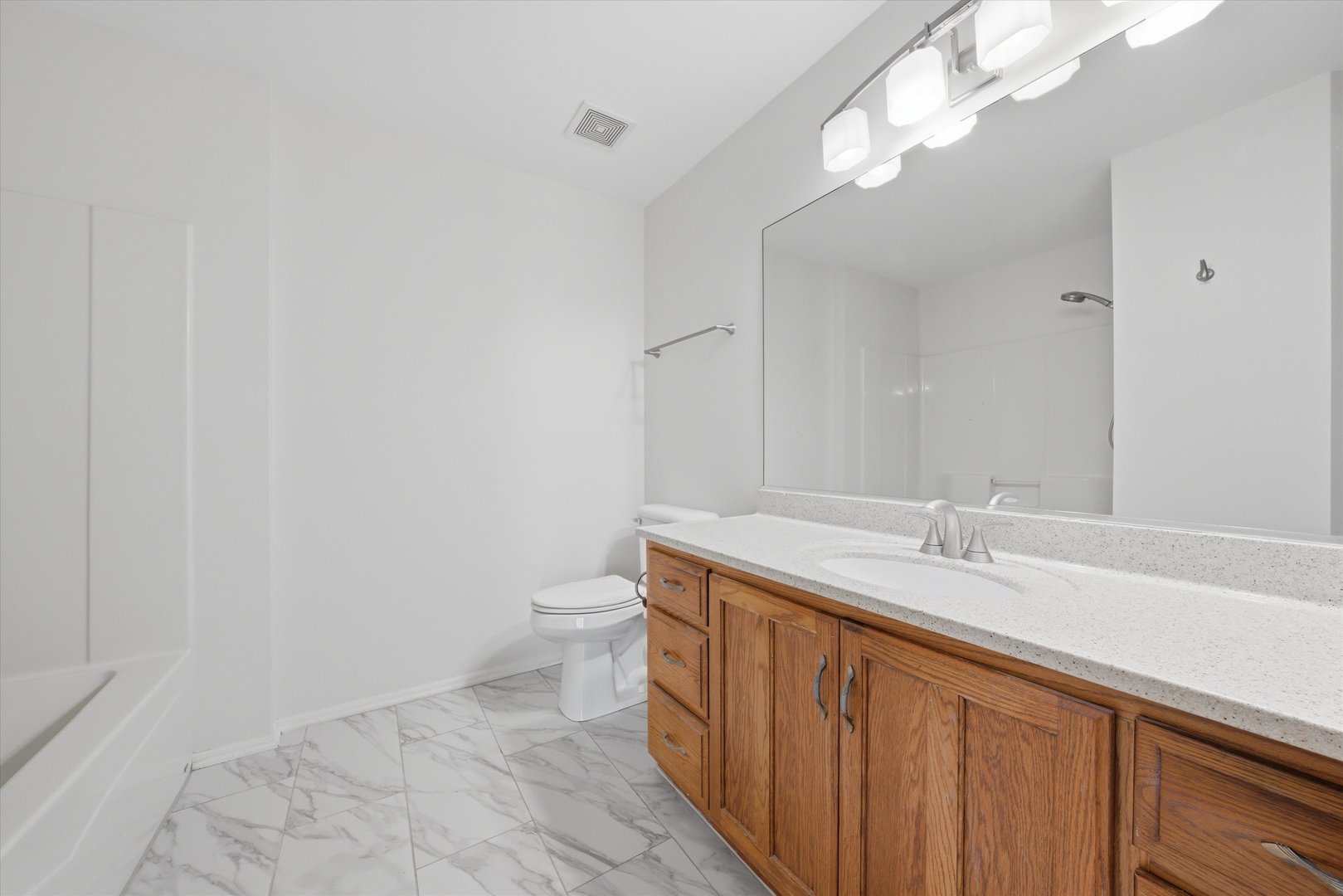 8261 Pecan Place, Frankfort, IL 60423