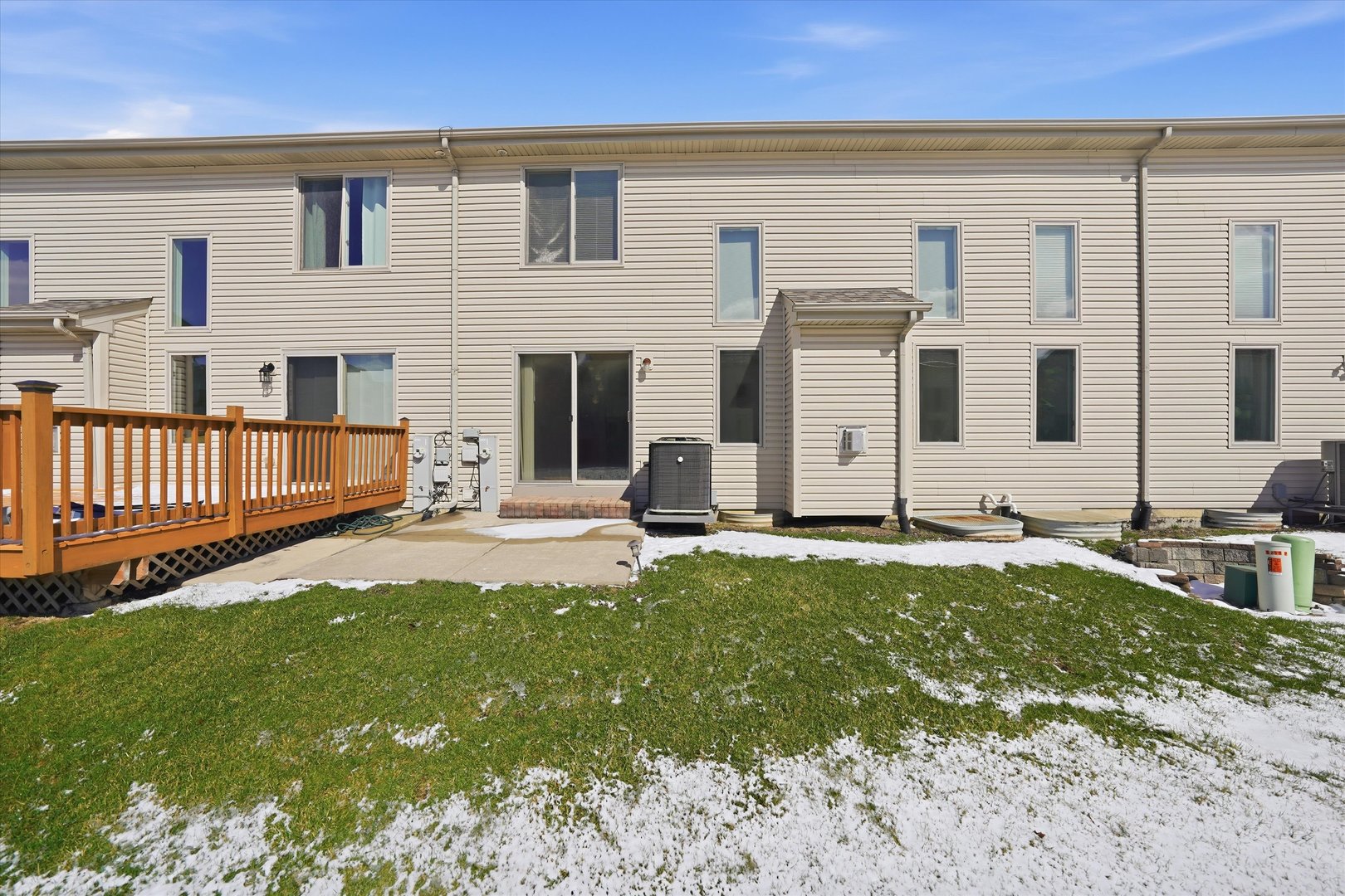 8261 Pecan Place, Frankfort, IL 60423