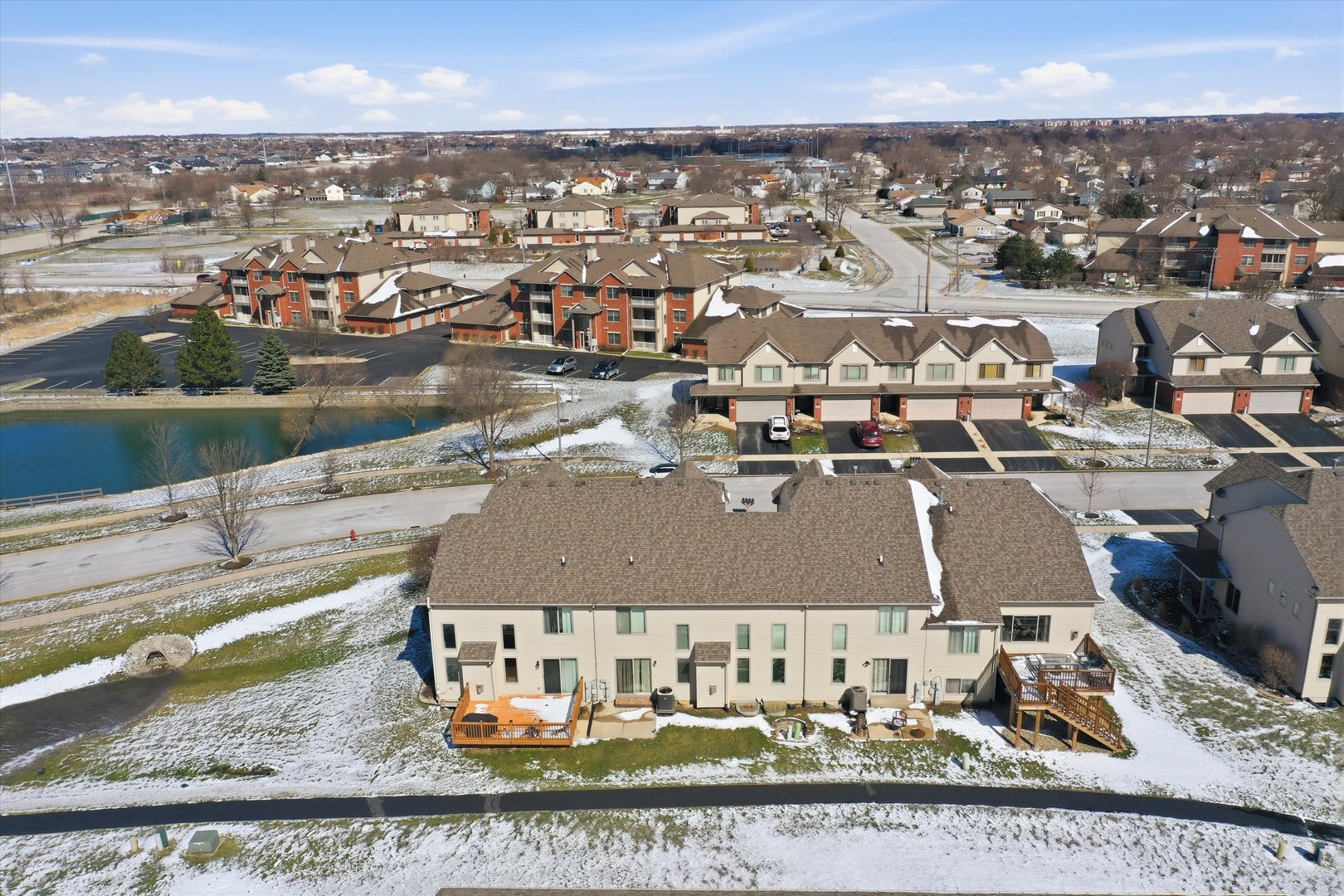 8261 Pecan Place, Frankfort, IL 60423