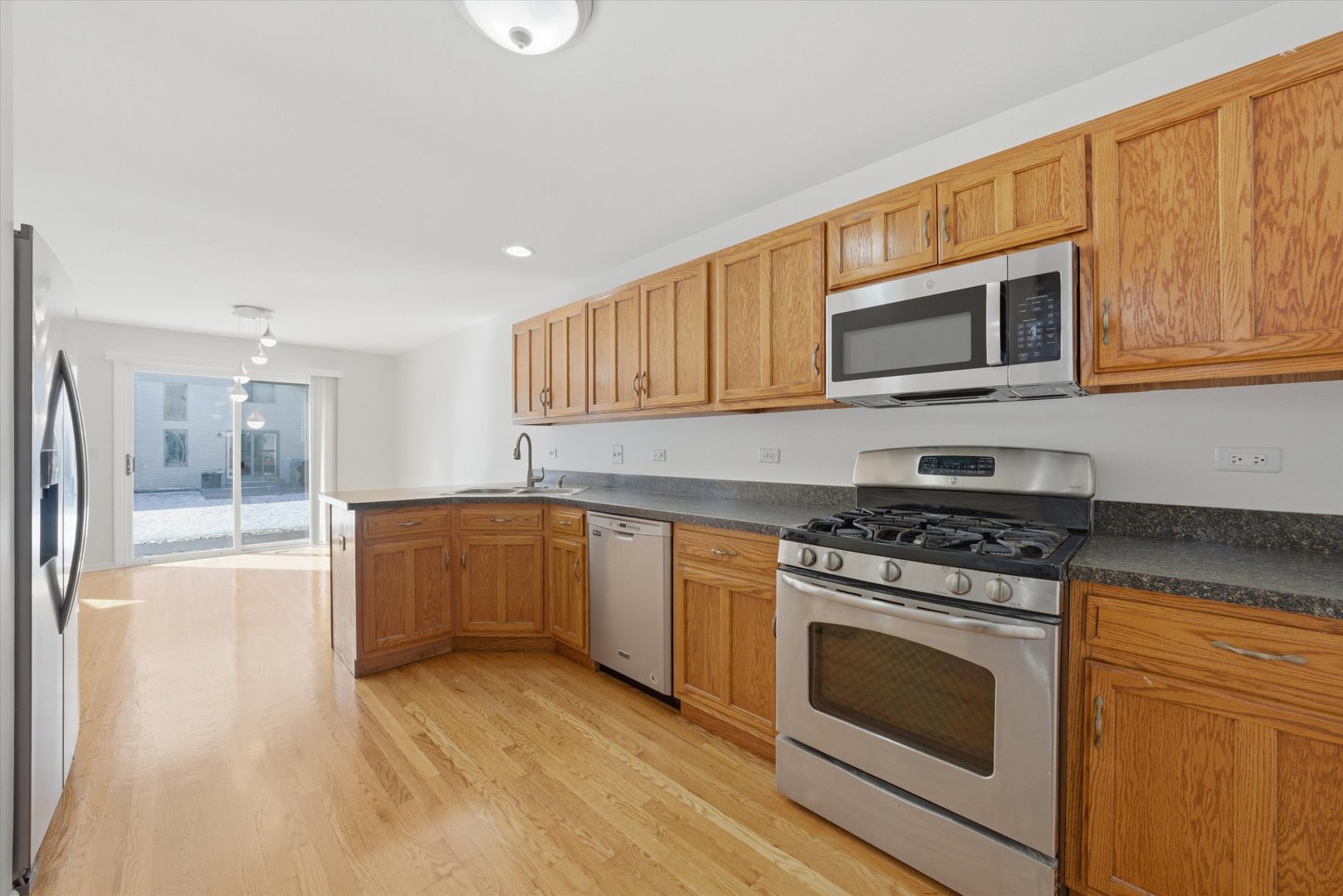 8261 Pecan Place, Frankfort, IL 60423