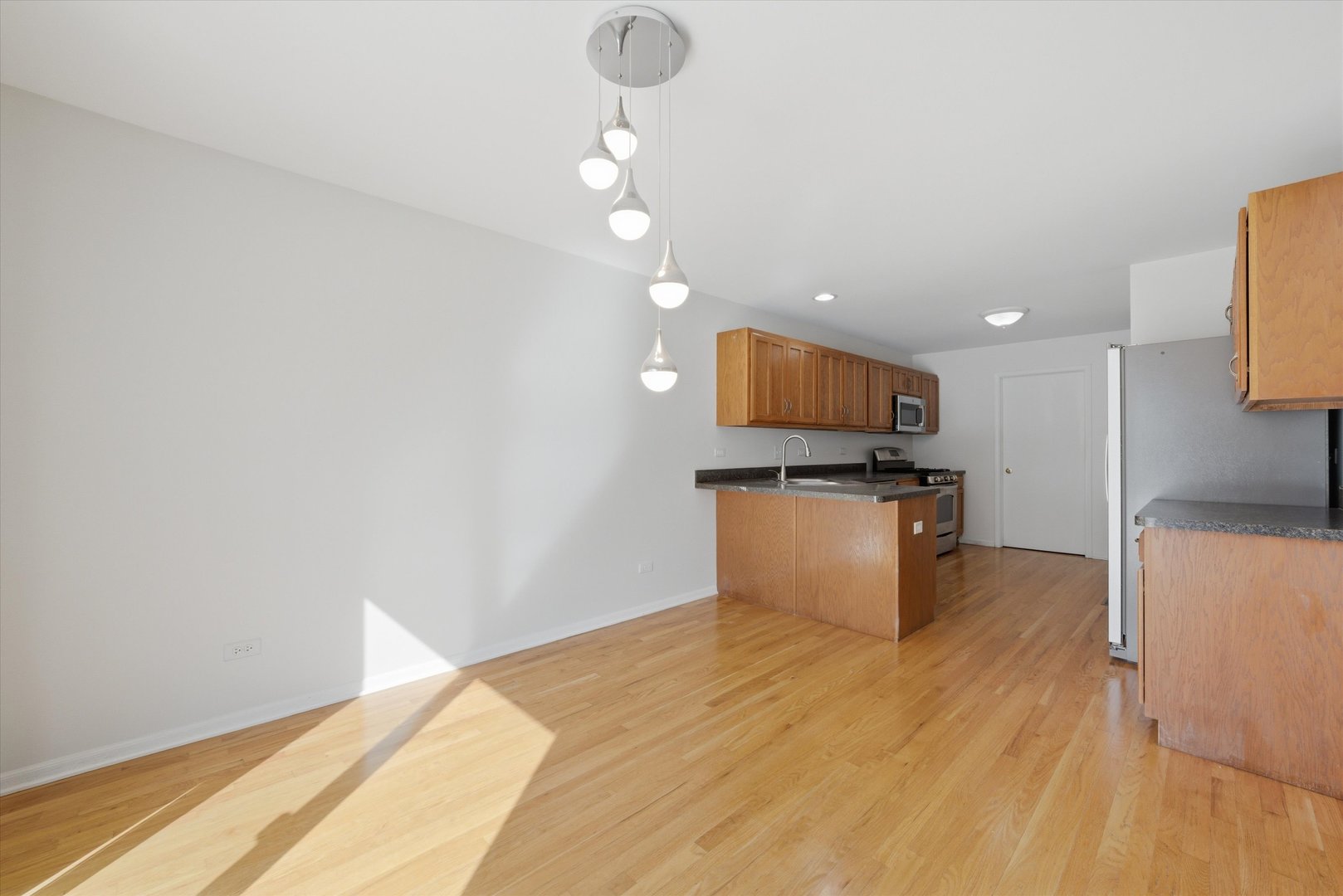 8261 Pecan Place, Frankfort, IL 60423