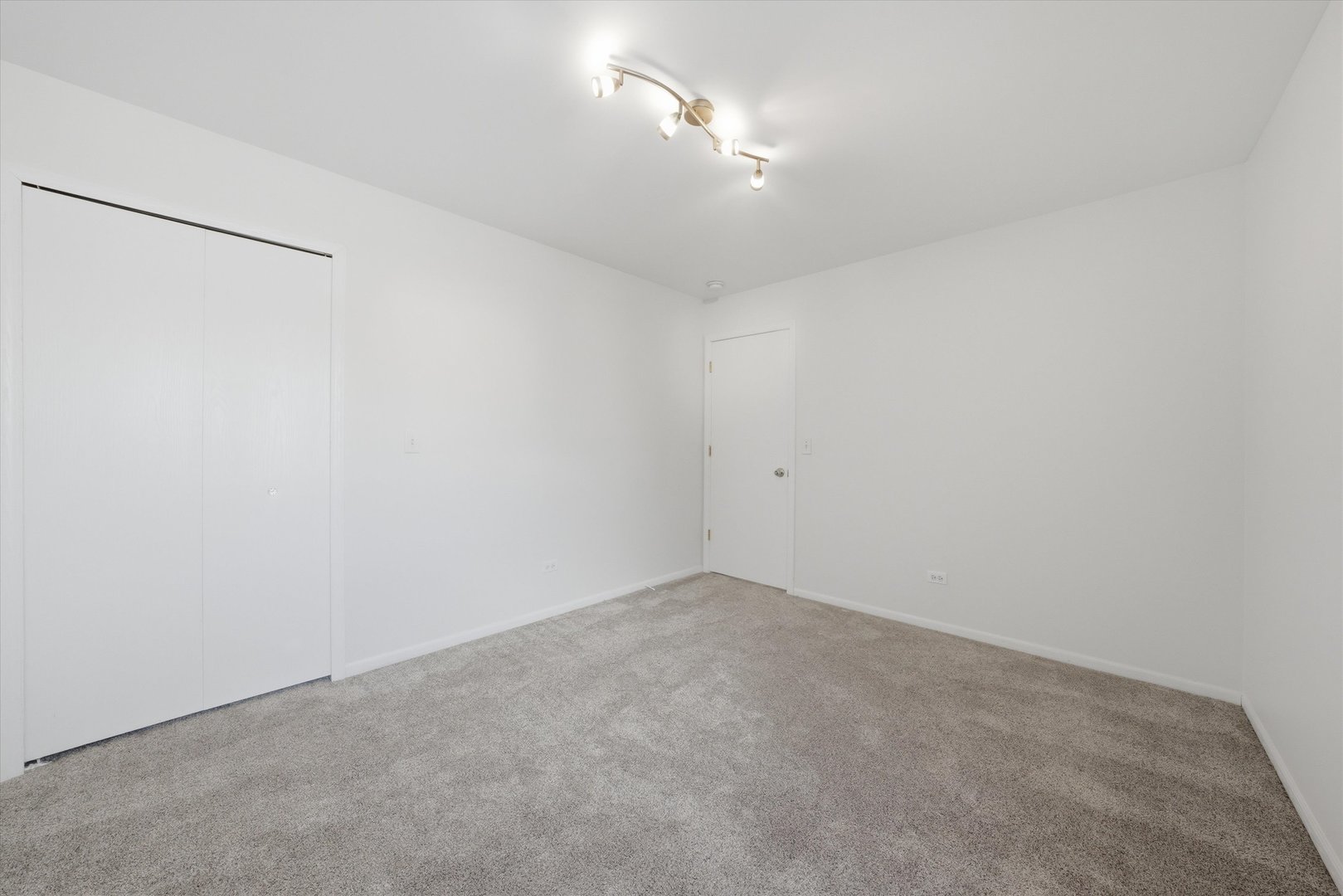 8261 Pecan Place, Frankfort, IL 60423