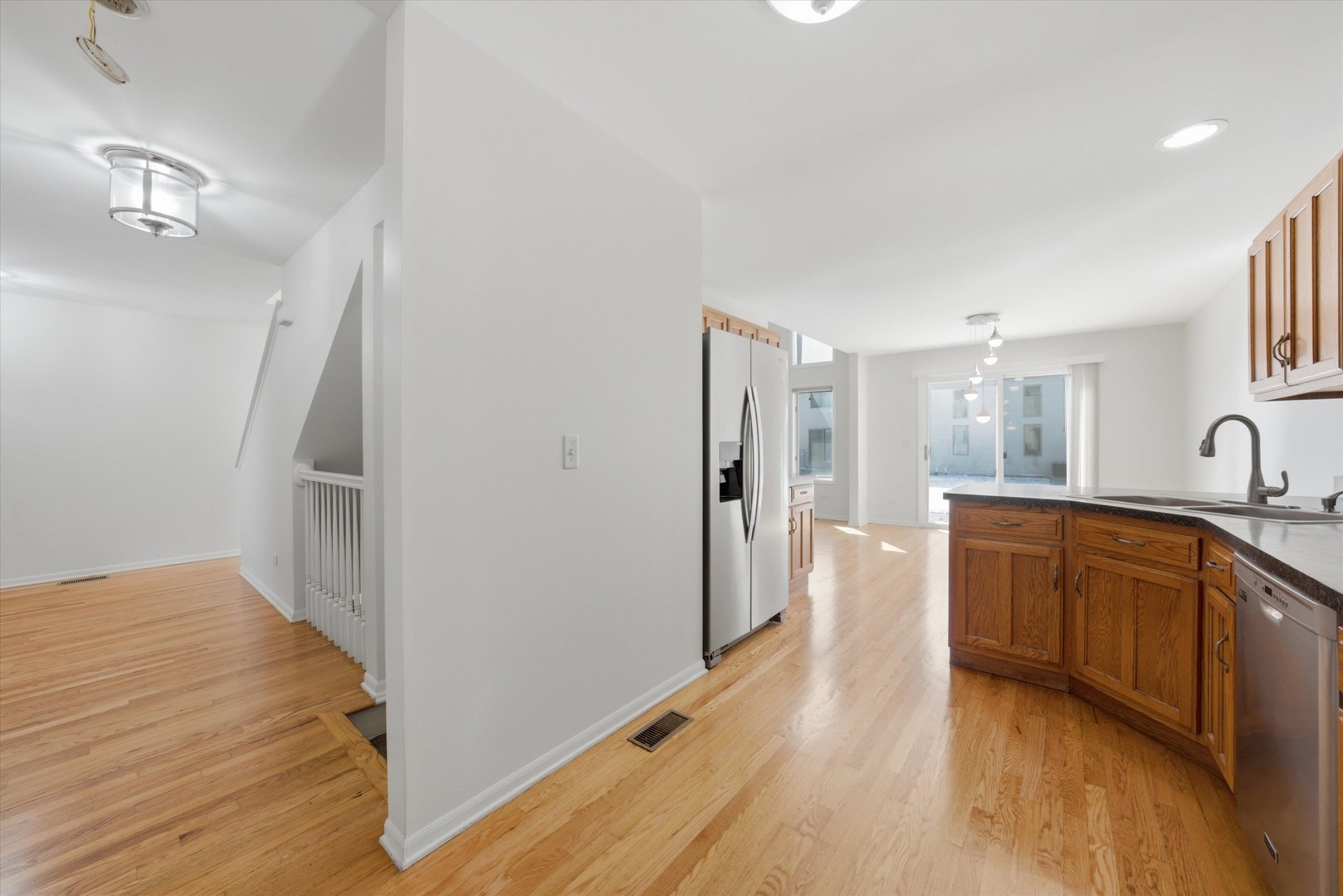 8261 Pecan Place, Frankfort, IL 60423