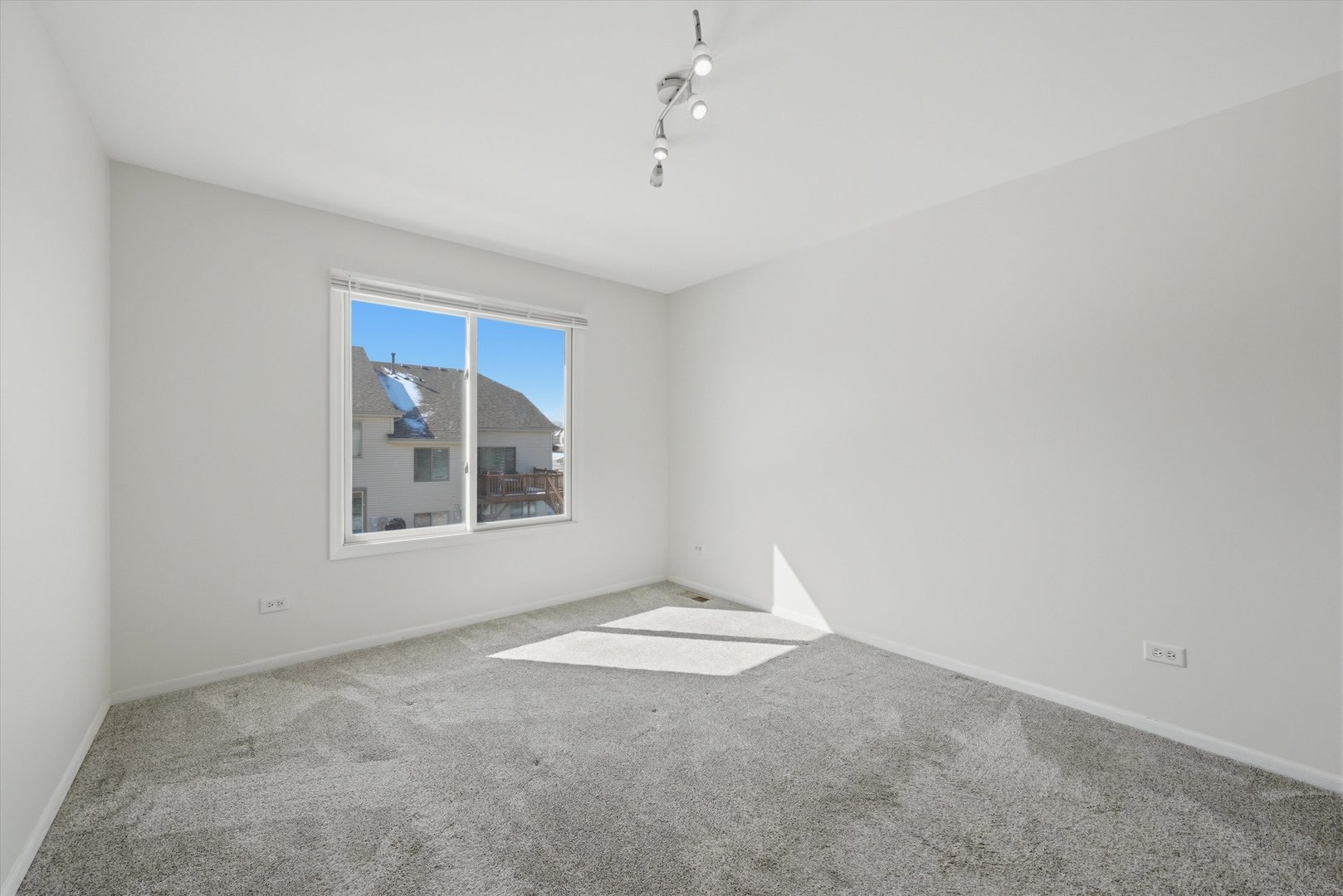 8261 Pecan Place, Frankfort, IL 60423