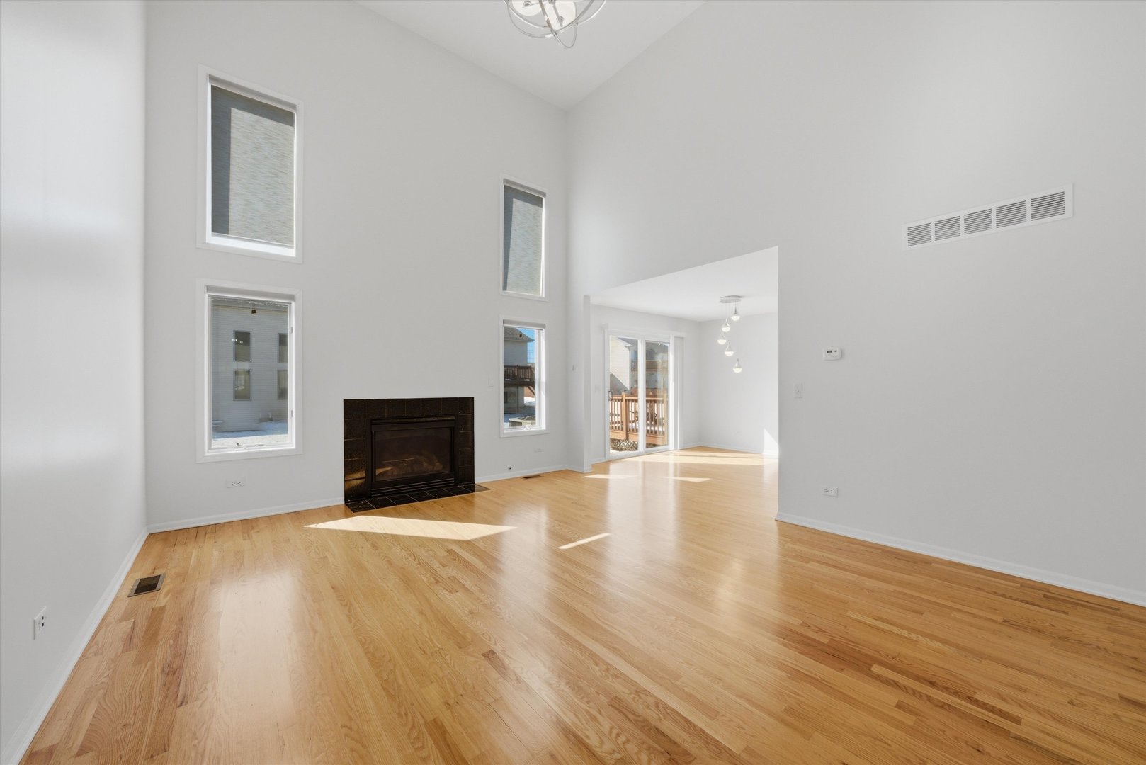 8261 Pecan Place, Frankfort, IL 60423