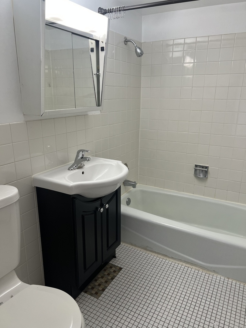 Des Plaines, IL 60016