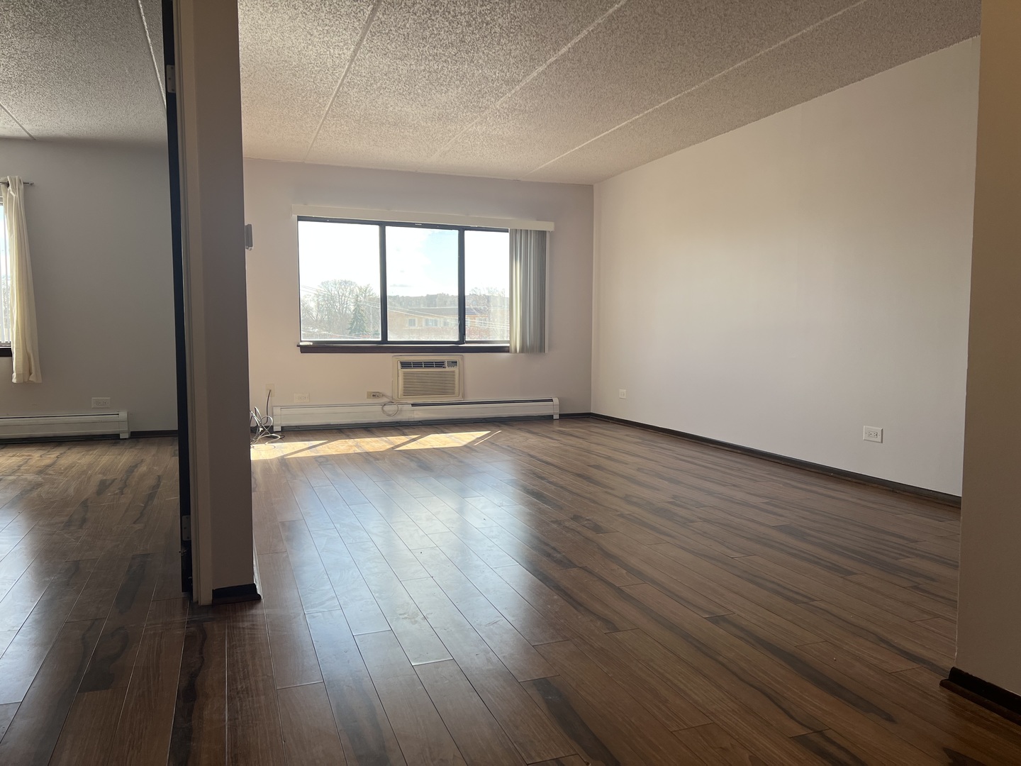 Des Plaines, IL 60016