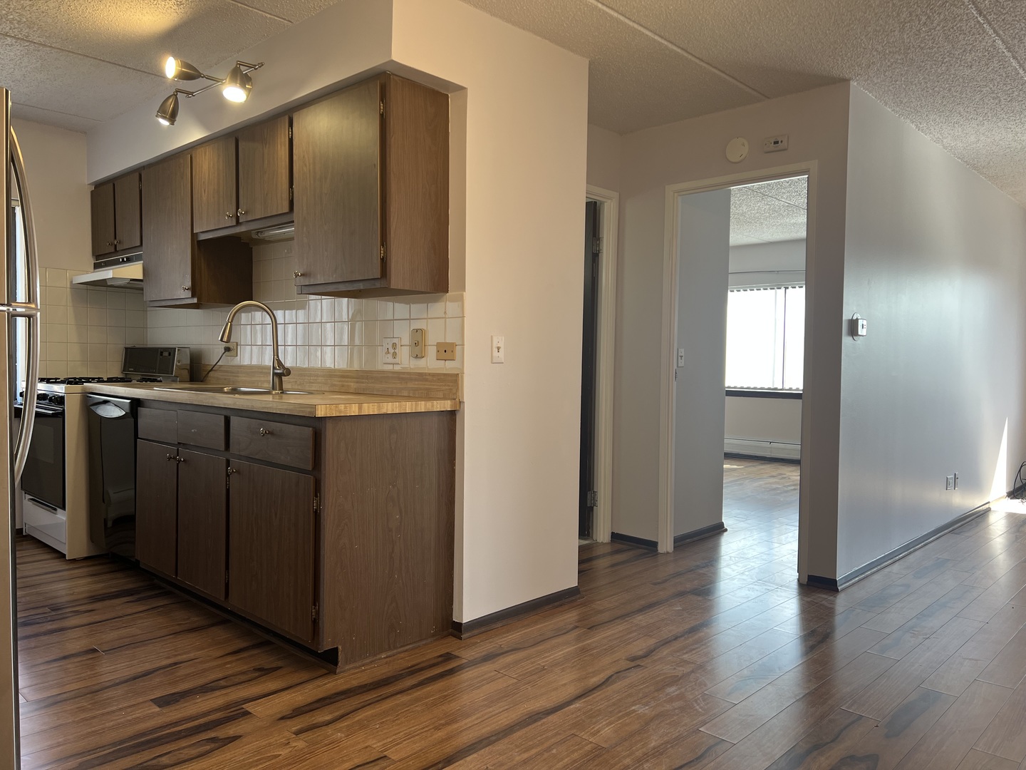 Des Plaines, IL 60016