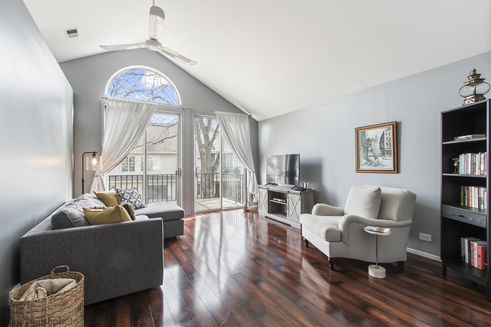 30W019 Juniper Court #30W019, Warrenville, IL 60555