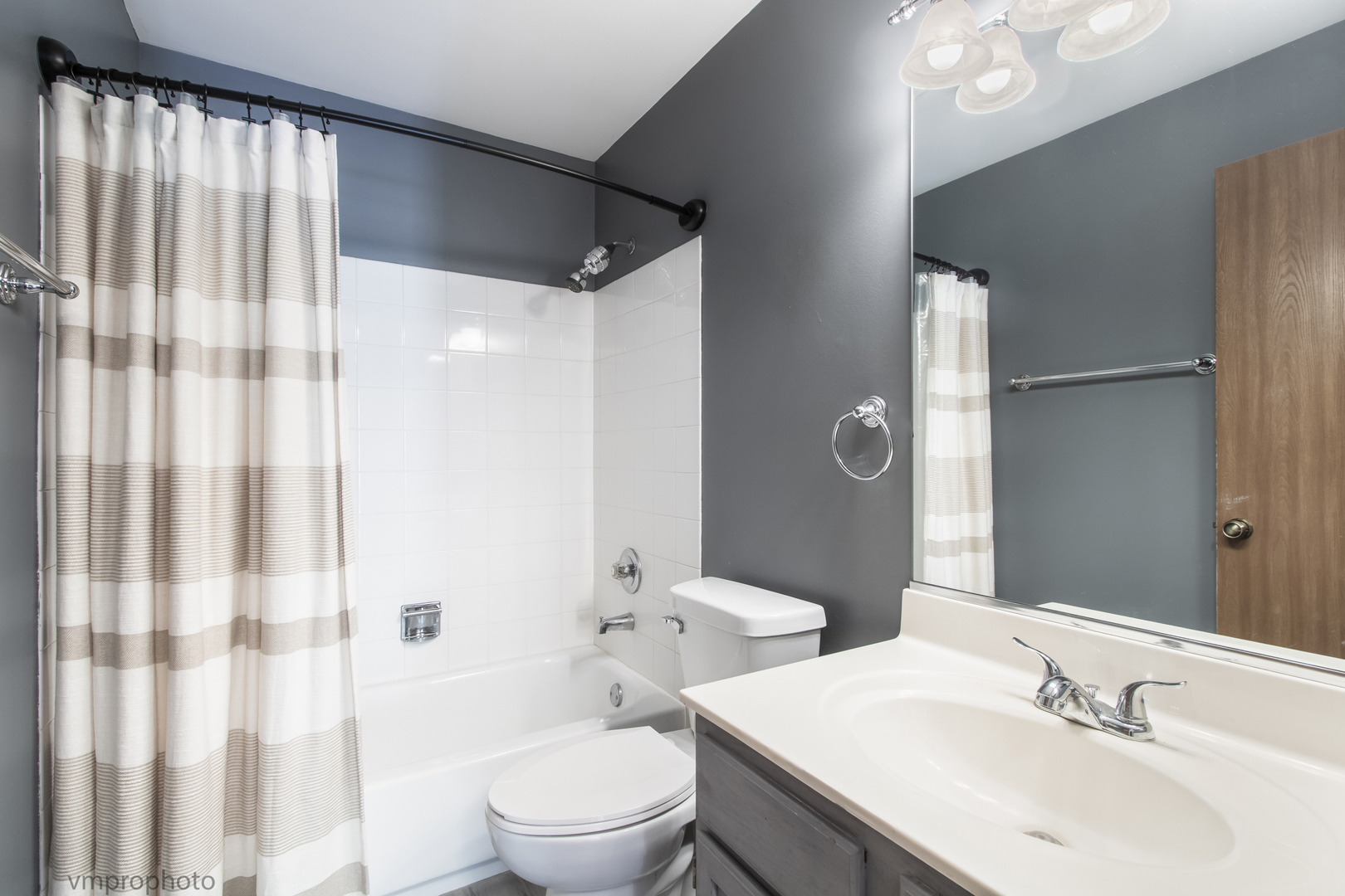 30W019 Juniper Court #30W019, Warrenville, IL 60555